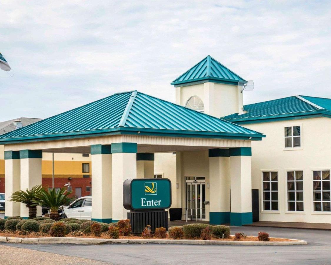 Quality I-10 At Exit 120 Locanda
